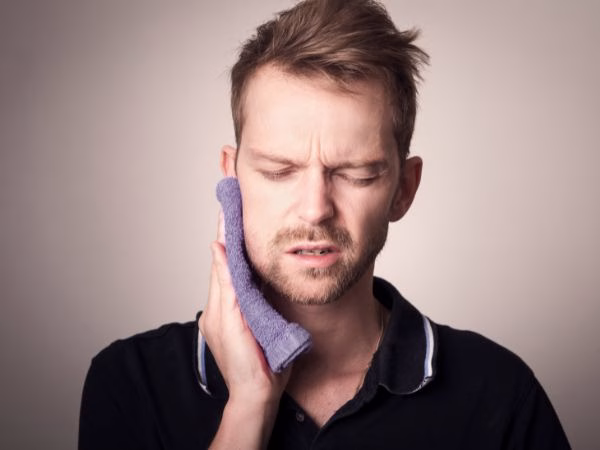 Atención de Urgencia Dental en San Fernando. No esperes más. Agenda aquí una atención rápida, profesional y sin dolor.